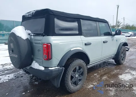 2021 Ford Bronco Black Diamond z USA, uszkodzony, nr VIN 1FMEE5DH0MLA84437